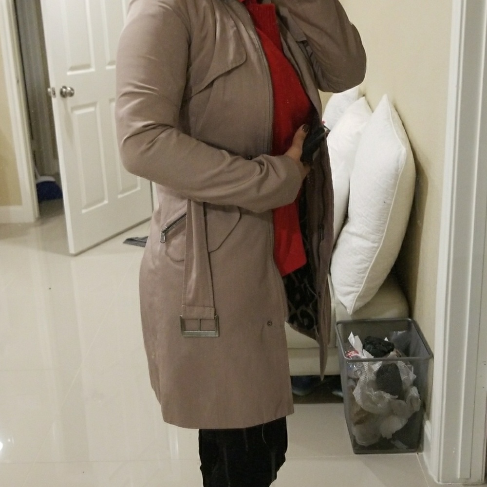 Jackets - Picture 3 of 4